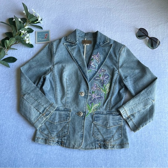 Women’s Sz M Classic Embroidered Denim Blazer Jacket Collar Neckline - Picture 1 of 16